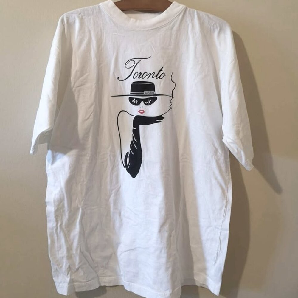 VINTAGE TORONTO SOUVENIR TOURIST SHIRT GLAMOUR GIRL